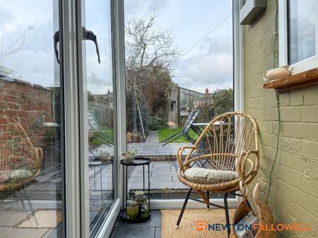 4 bedroom End of terrace house for sale in Harcourt Street, Newark, NG24