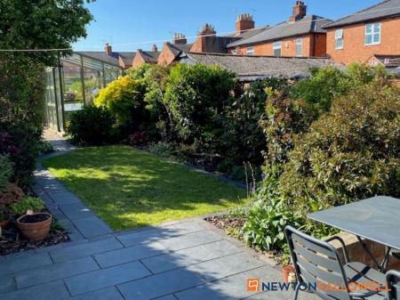 4 bedroom End of terrace house for sale in Harcourt Street, Newark, NG24