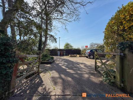 4 bedroom Detached house for sale in Markwick Close, Newark, NG24