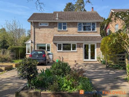 4 bedroom Detached house for sale in Markwick Close, Newark, NG24