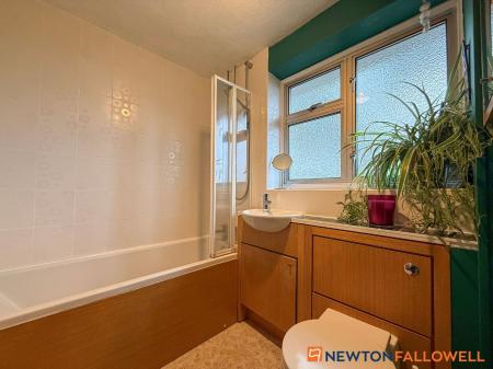 4 bedroom Detached house for sale in Markwick Close, Newark, NG24