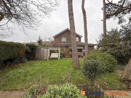 4 bedroom Detached house for sale in Markwick Close, Newark, NG24