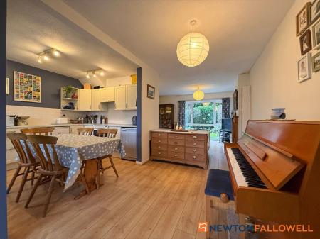 4 bedroom Detached house for sale in Markwick Close, Newark, NG24