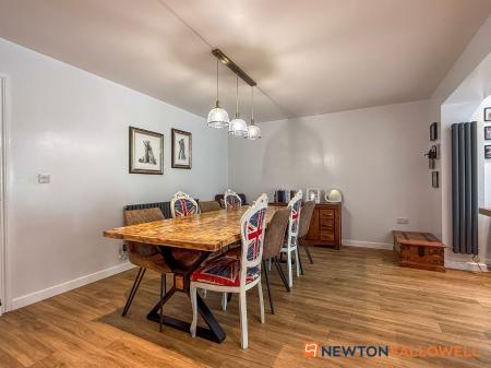 4 bedroom Semi-detached house for sale in Skayman Fields, Carlton-Le-Moorland, LN5