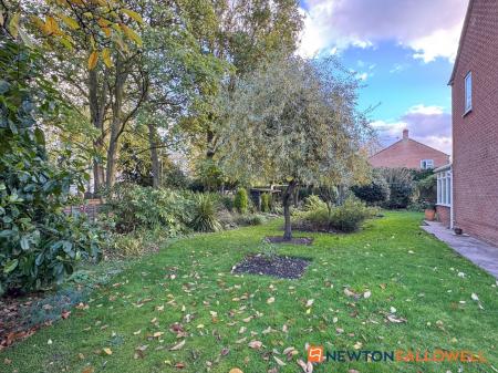 4 bedroom Detached house for sale in Main Street, South Scarle, NG23