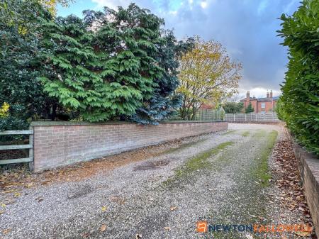 4 bedroom Detached house for sale in Main Street, South Scarle, NG23