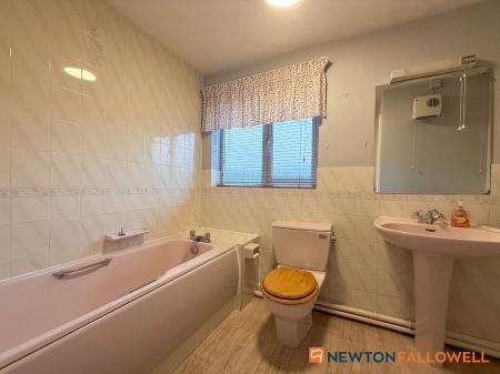4 bedroom Detached house for sale in Main Street, South Scarle, NG23