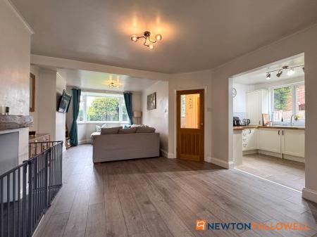 3 bedroom Semi-detached house for sale in Gainsborough Road, Winthorpe, NG24