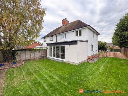3 bedroom Semi-detached house for sale in Gainsborough Road, Winthorpe, NG24
