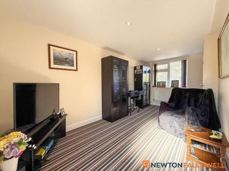 3 bedroom Detached bungalow for sale in Warwick Road, Balderton, NG24