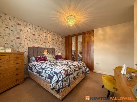 4 bedroom Detached house for sale in Tutt Close, Fernwood, NG24