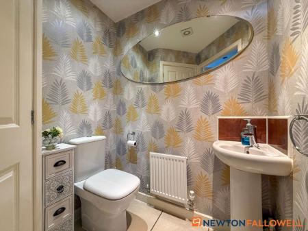 4 bedroom Detached house for sale in Tutt Close, Fernwood, NG24