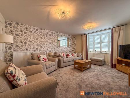 4 bedroom Detached house for sale in Tutt Close, Fernwood, NG24