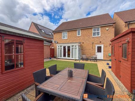 4 bedroom Detached house for sale in Tutt Close, Fernwood, NG24
