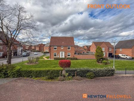 4 bedroom Detached house for sale in Tutt Close, Fernwood, NG24