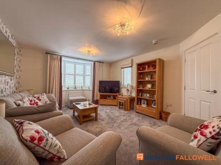 4 bedroom Detached house for sale in Tutt Close, Fernwood, NG24