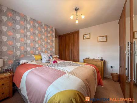 4 bedroom Detached house for sale in Tutt Close, Fernwood, NG24