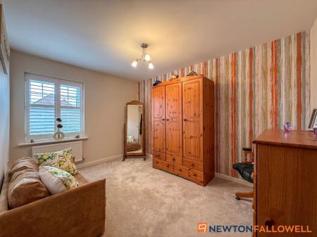 4 bedroom Detached house for sale in Tutt Close, Fernwood, NG24