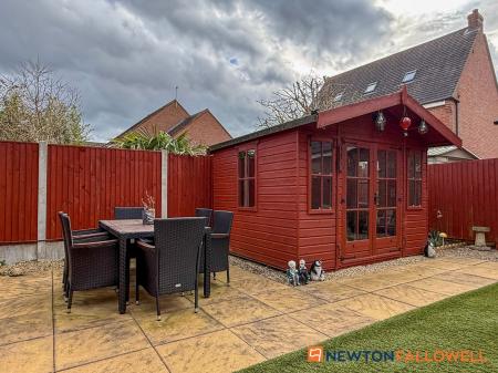 4 bedroom Detached house for sale in Tutt Close, Fernwood, NG24