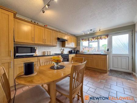 4 bedroom Detached bungalow for sale in Colley Lane, Weston, NG23