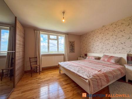 4 bedroom Semi-detached house for sale in Barnby Lane, Claypole, NG23