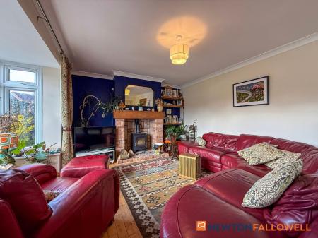 4 bedroom Semi-detached house for sale in Barnby Lane, Claypole, NG23