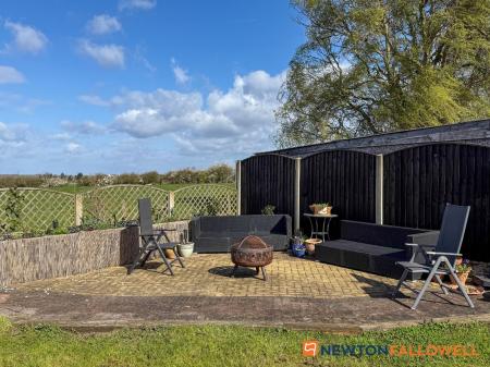4 bedroom Semi-detached house for sale in Barnby Lane, Claypole, NG23