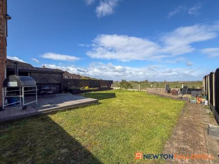 4 bedroom Semi-detached house for sale in Barnby Lane, Claypole, NG23