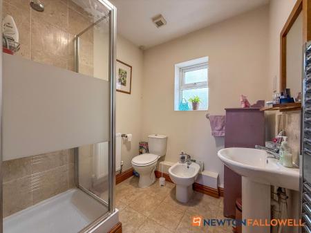4 bedroom Semi-detached house for sale in Barnby Lane, Claypole, NG23