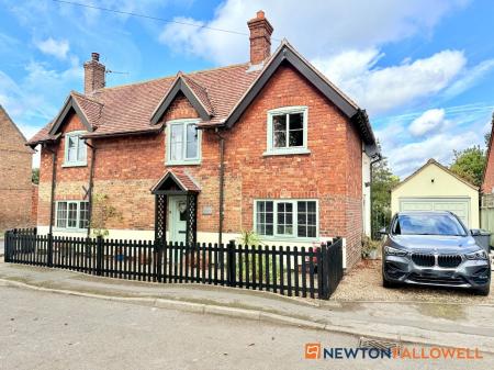 Main Street, Norton Disney, LN6