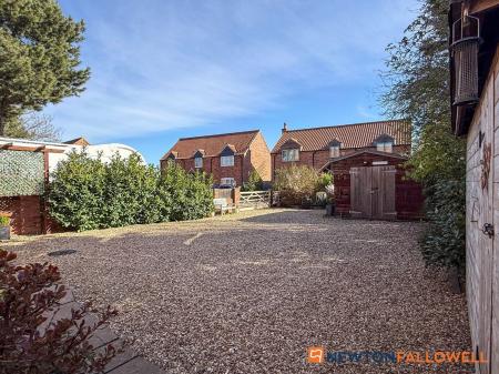 3 bedroom Detached house for sale in Eagle Road, Spalford, NG23