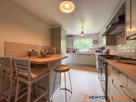 4 bedroom Detached house for sale in Home Farm Close, Kelham, NG23