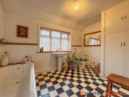 4 bedroom Detached house for sale in Main Street, Sutton-On-Trent, NG23