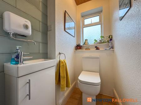 4 bedroom Detached house for sale in Main Street, Sutton-On-Trent, NG23