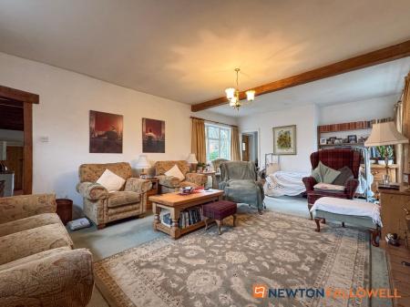 4 bedroom Detached house for sale in Main Street, Sutton-On-Trent, NG23