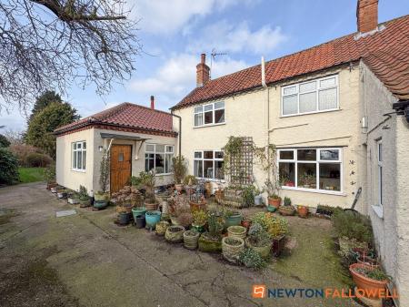 4 bedroom Detached house for sale in Main Street, Sutton-On-Trent, NG23
