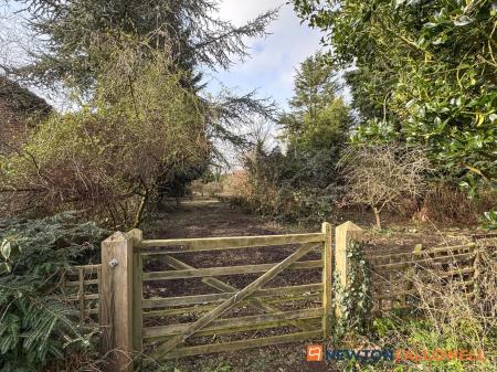 4 bedroom Detached house for sale in Main Street, Sutton-On-Trent, NG23