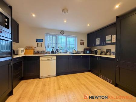 5 bedroom Detached house for sale in Beckingham Road, Stapleford, LN6