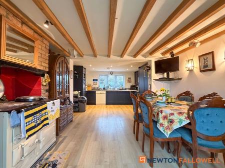 5 bedroom Detached house for sale in Beckingham Road, Stapleford, LN6