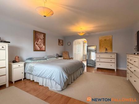 5 bedroom Detached house for sale in Dale Way, Fernwood, NG24