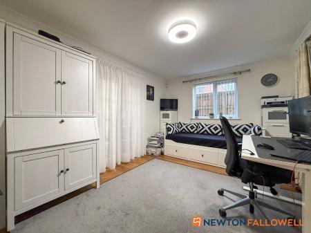 5 bedroom Detached house for sale in Dale Way, Fernwood, NG24
