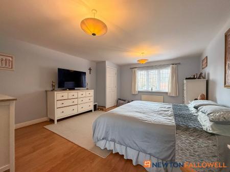 5 bedroom Detached house for sale in Dale Way, Fernwood, NG24