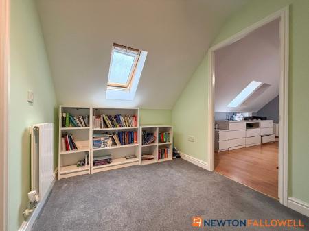 5 bedroom Detached house for sale in Dale Way, Fernwood, NG24