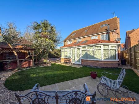5 bedroom Detached house for sale in Dale Way, Fernwood, NG24