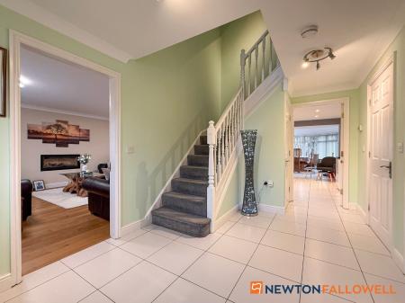 5 bedroom Detached house for sale in Dale Way, Fernwood, NG24