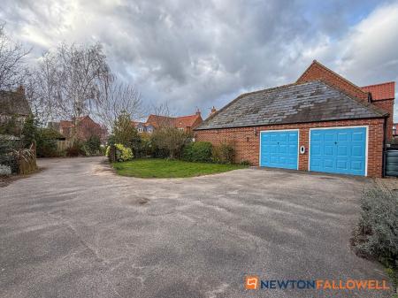 5 bedroom Detached house for sale in Bells Court, Carlton-Le-Moorland, LN5