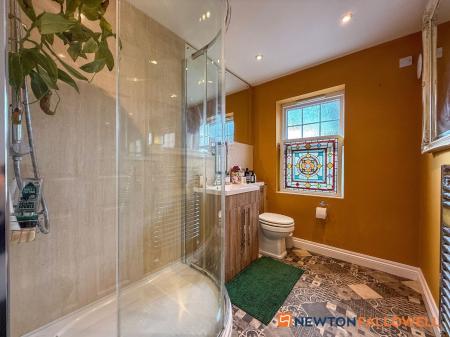 5 bedroom Detached house for sale in Bells Court, Carlton-Le-Moorland, LN5