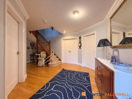 6 bedroom Detached house for sale in Glebe Park, Balderton, NG24