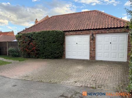 5 bedroom Detached house for sale in Bells Court, Carlton-Le-Moorland, LN5
