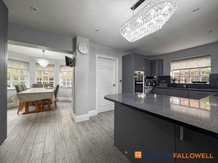 5 bedroom Detached house for sale in Bells Court, Carlton-Le-Moorland, LN5